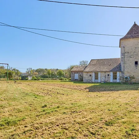 Holiday home Le Pigeonnier - Piscine Privee Et Jacuzzi Thenac (Dordogne)