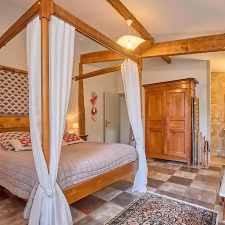 Le Pigeonnier - Piscine Privee Et Jacuzzi * Thenac (Dordogne)